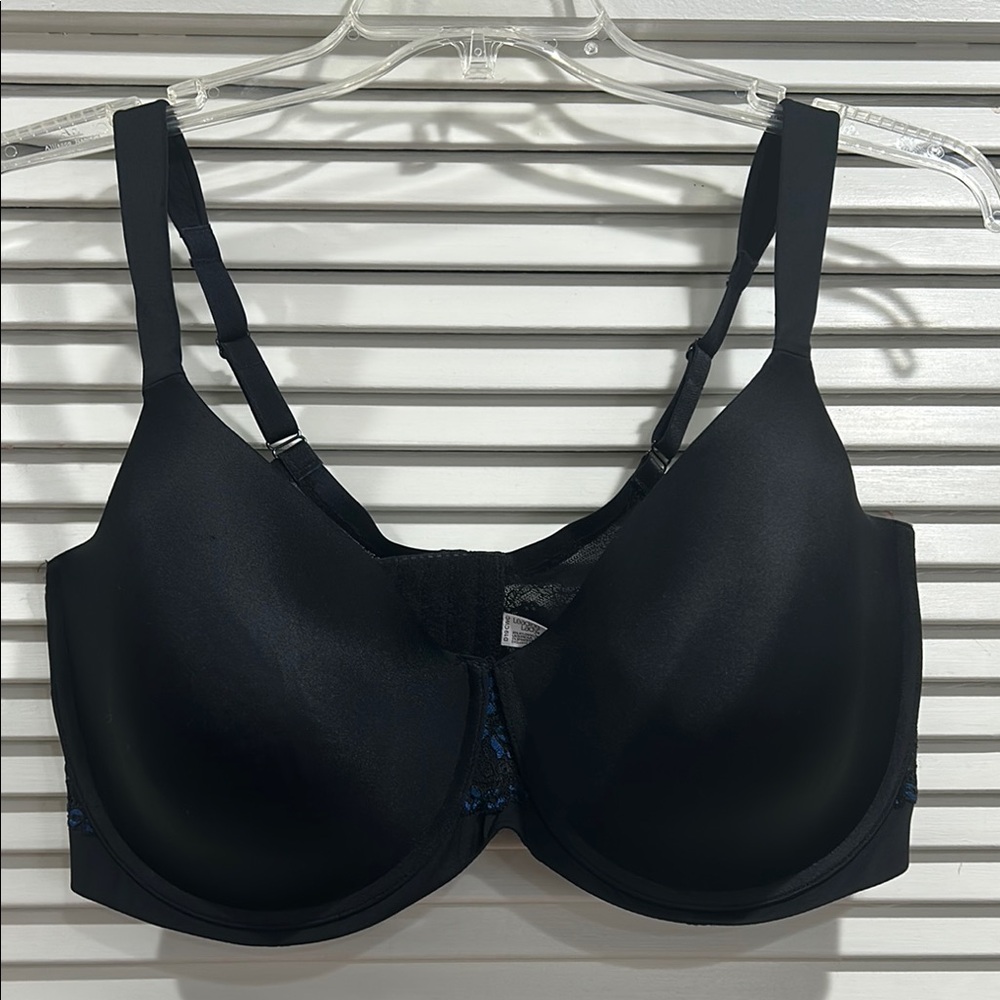 Leading Lady Underwire Molded Cup Black T-Shirt Bra 46DD